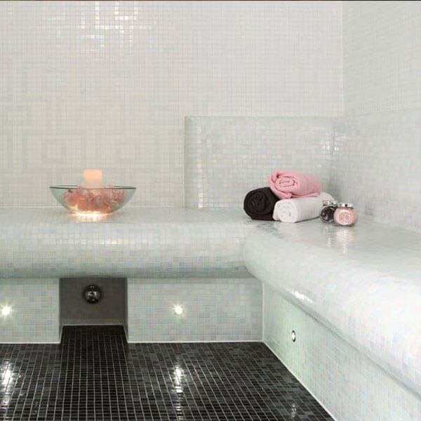 spa jacuzzi showroom finistere